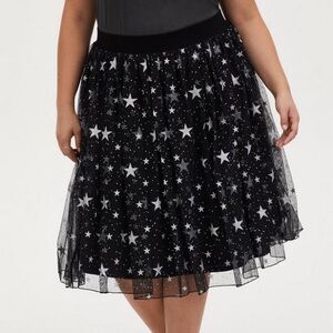 Torrid Size 00 Black Tulle Skirt with silver stars NWT